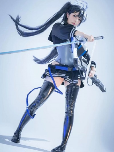 蓝色袖章 [是一只熊仔]