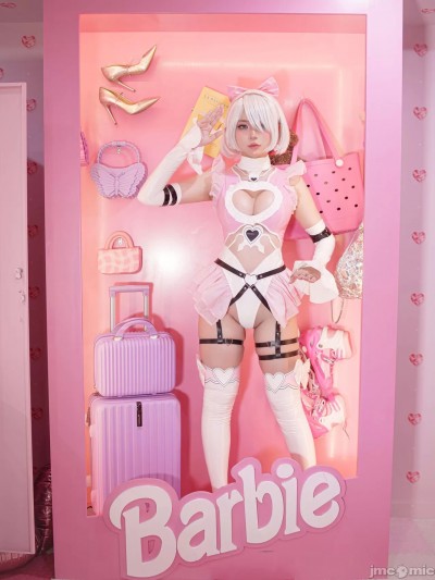 ZinieQ – 2B Barbie