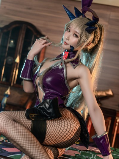 阿包也是兔娘 – 黑枪呆兔女郎