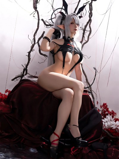 星之迟迟 cosplay Shiromi Iori – Blue Archive